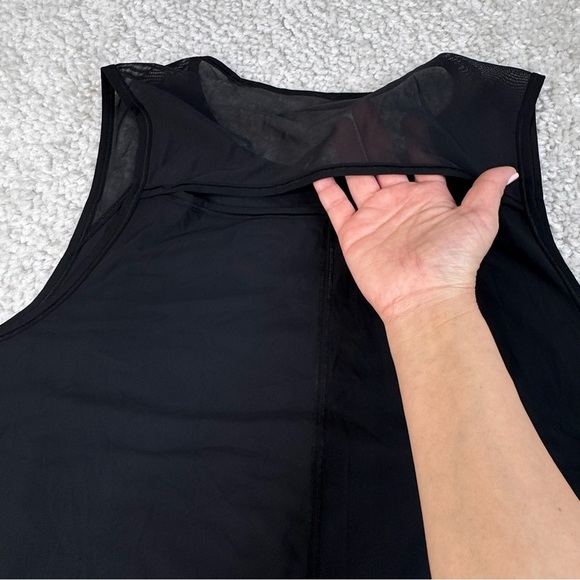 Lululemon Sculpt Tank Mesh Shoulders and Mesh Upper Back with Keyhole - Picture 5 of 6